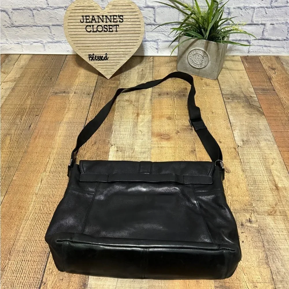 Tumi SOMERSET Leather MESSENGER Beacon Hill Laptop Computer Bag Black 68570 $395